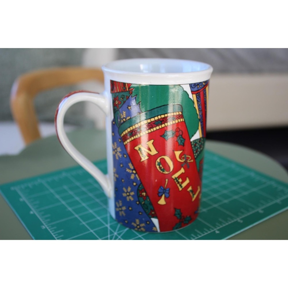 Signature Housewares 1995 Holiday Elegance Noel Christmas Stoneware Mug 5 inch